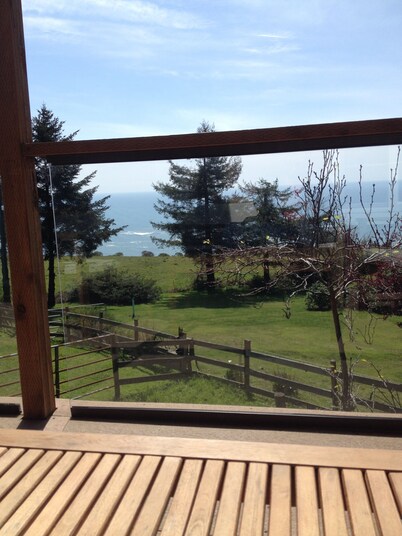 Romantic Ocean View Cottage with Starry Night Sky Gazing! 
