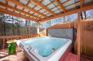 Tina de hidromasaje al aire libre