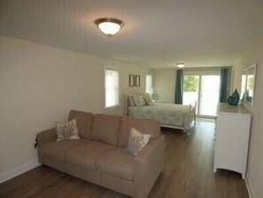 Smart TV, fireplace, DVD player, ping pong