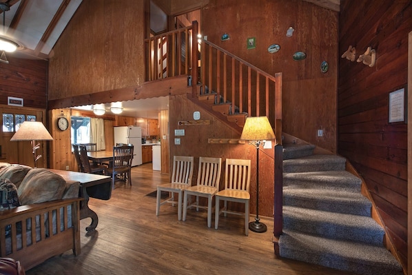 Flat-screen TV, fireplace, DVD player