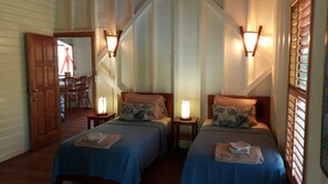 3 Schlafzimmer, Reisekinderbett, kostenloses WLAN, Bettwäsche
