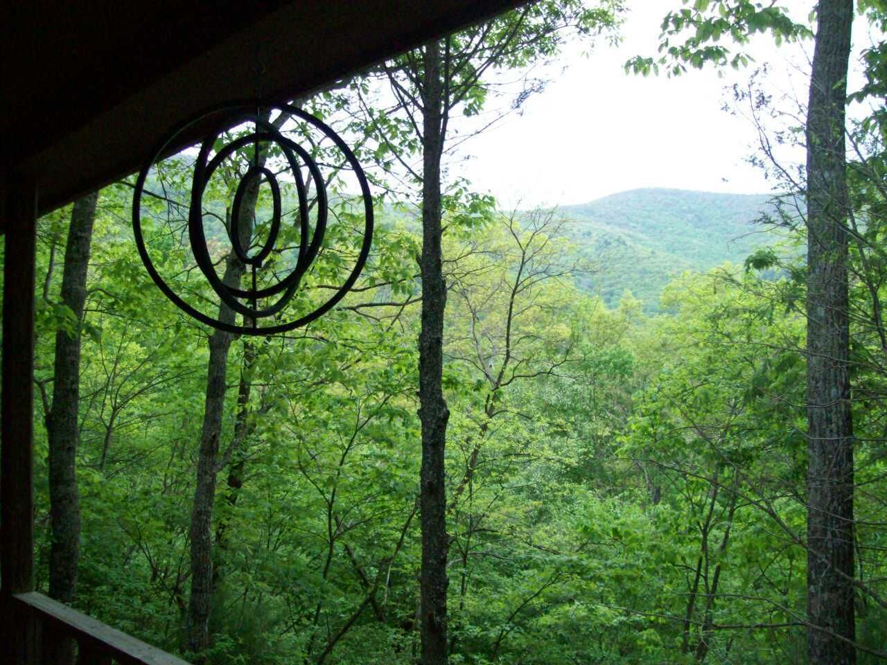 Close to Vogel State Park, Helen 25 mi, Dahlonega 22 miles