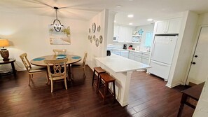 Dining - Summer Spell #1201 - 1st Floor, 2BR unit, Short Walk to the Beach and (Destin)