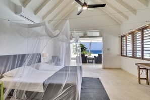 4 habitaciones, tabla de planchar con plancha y cuna de viaje 