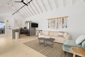 Smart TV, books - Oceanfront with private beach - 4 bedrooms, 4 bathrooms (Kralendijk)