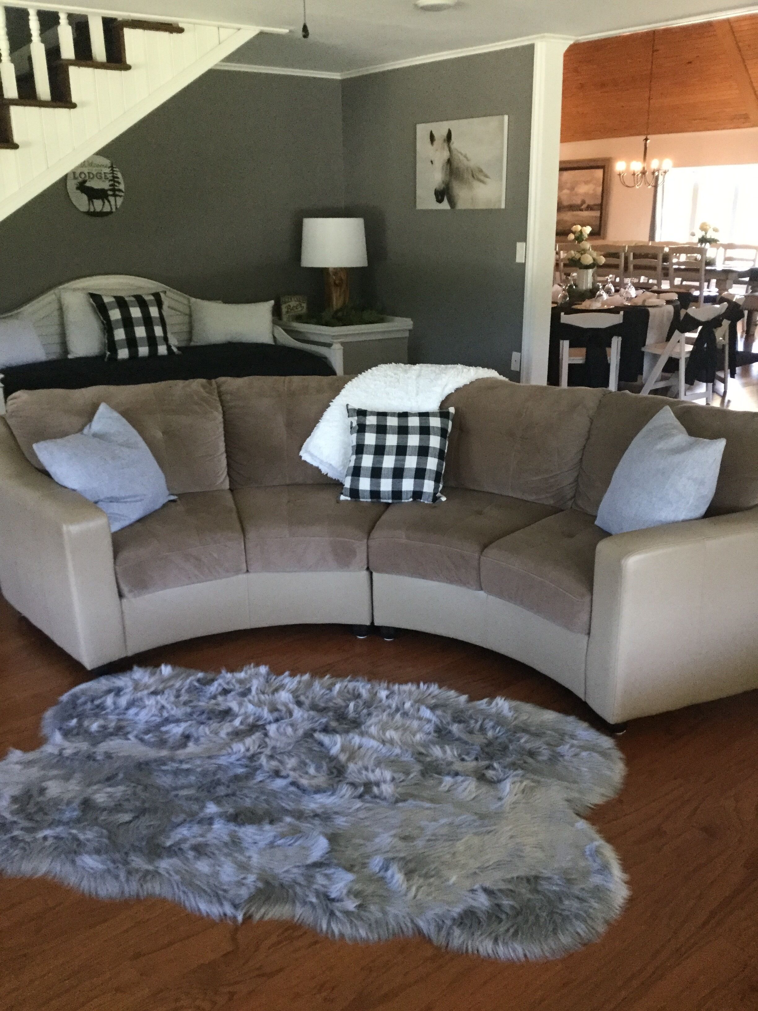 Beautiful Country Farmhouse on 2 acres, sleeps 12, Hunting & Fishing Area!