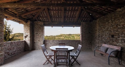 Charmantes Haus "alten Piemont. Bereich Weine Barolo, Barbaresco, weiße Alba Trüffel