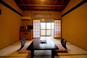Zimmer (Japanese Style, Type B)