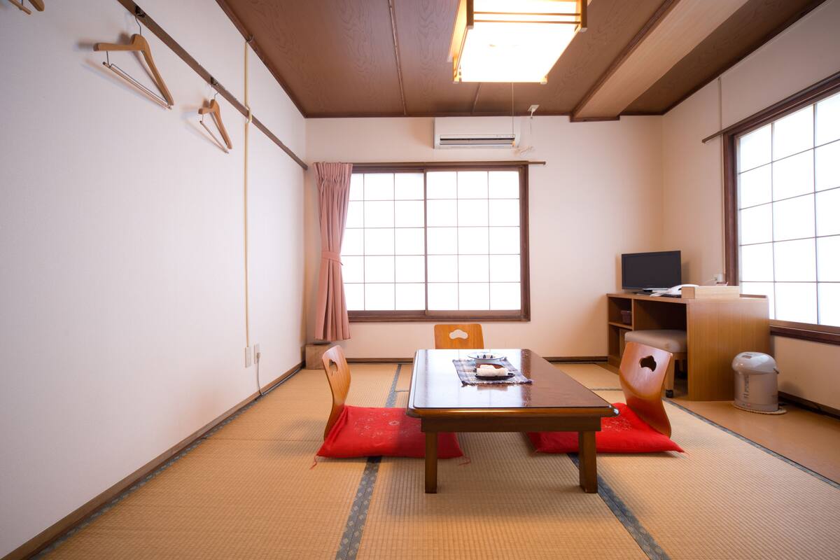 Zimmer (Japanese Style, Type C)