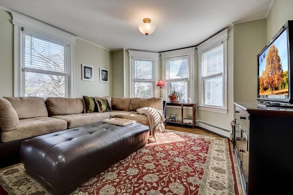 4 - 5 Bed Apt Victorian Beach House in Asbury Park