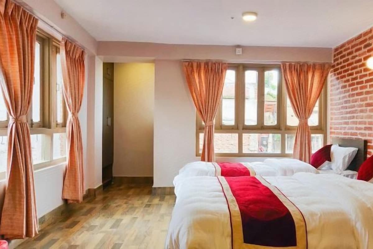 Pillowtop beds, WiFi (free), bed sheets
