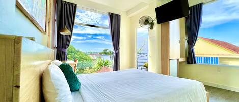 Minibar, caja de seguridad en la habitación, escritorio y wifi gratis