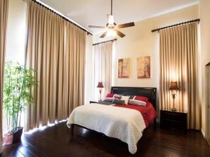 4 bedrooms, desk, iron/ironing board, travel crib