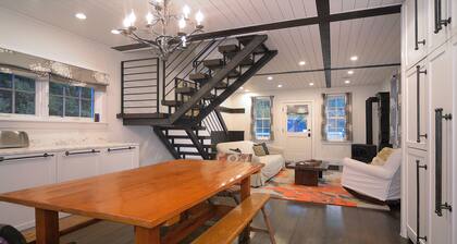 Award Winning Cabin by 4-Way!! Walk to everything in town!