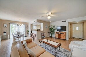 TV - Nice Newly Furnished Home in Beautiful SUN LAKES (Chandler)