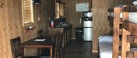 1 habitación, wifi gratis y ropa de cama