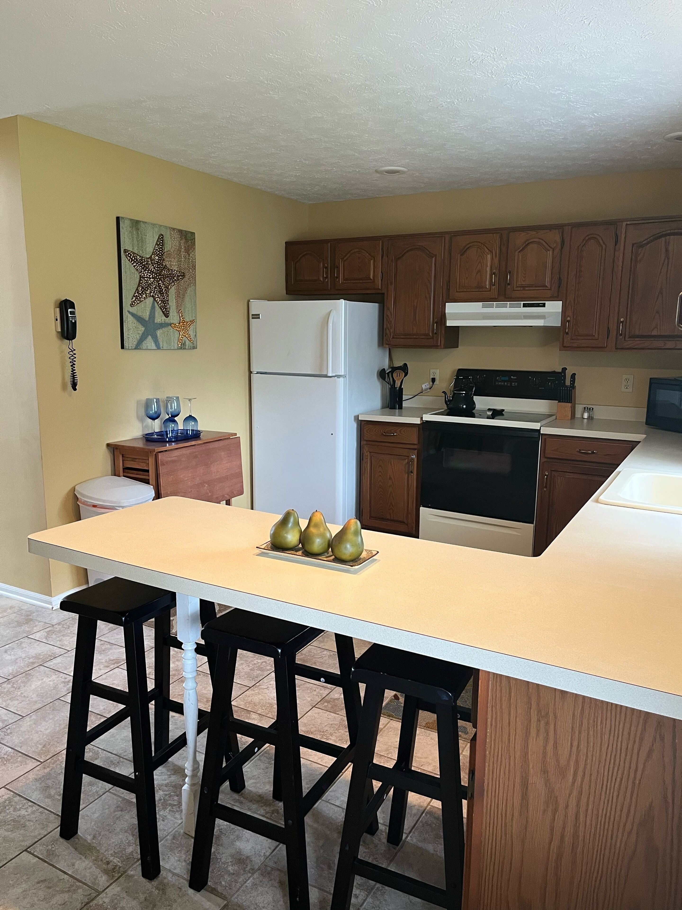 Lake Ontario waterfront house with hot tub!