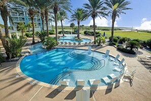 A heated pool - Fore Sail -Beach Front - Ocean View-Next to Beach Club- 3BD/2BA. Sleeps 9 (Galveston)