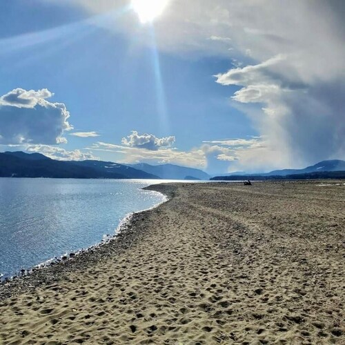 Gemütliche Cariboo-Kabine - Anglemont, BC. North Shuswap