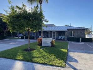 Exterior - Luxury Rental AP3 - 3 MINUTES WALK TO THE BEACH (Pompano Beach)