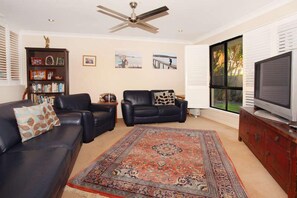 Rumah, 4 kamar tidur | Area keluarga | TV layar datar