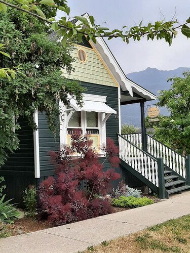 Birkwood Cottage-Downtown