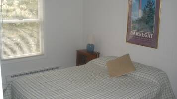 3 bedrooms, iron/ironing board, travel crib, free WiFi