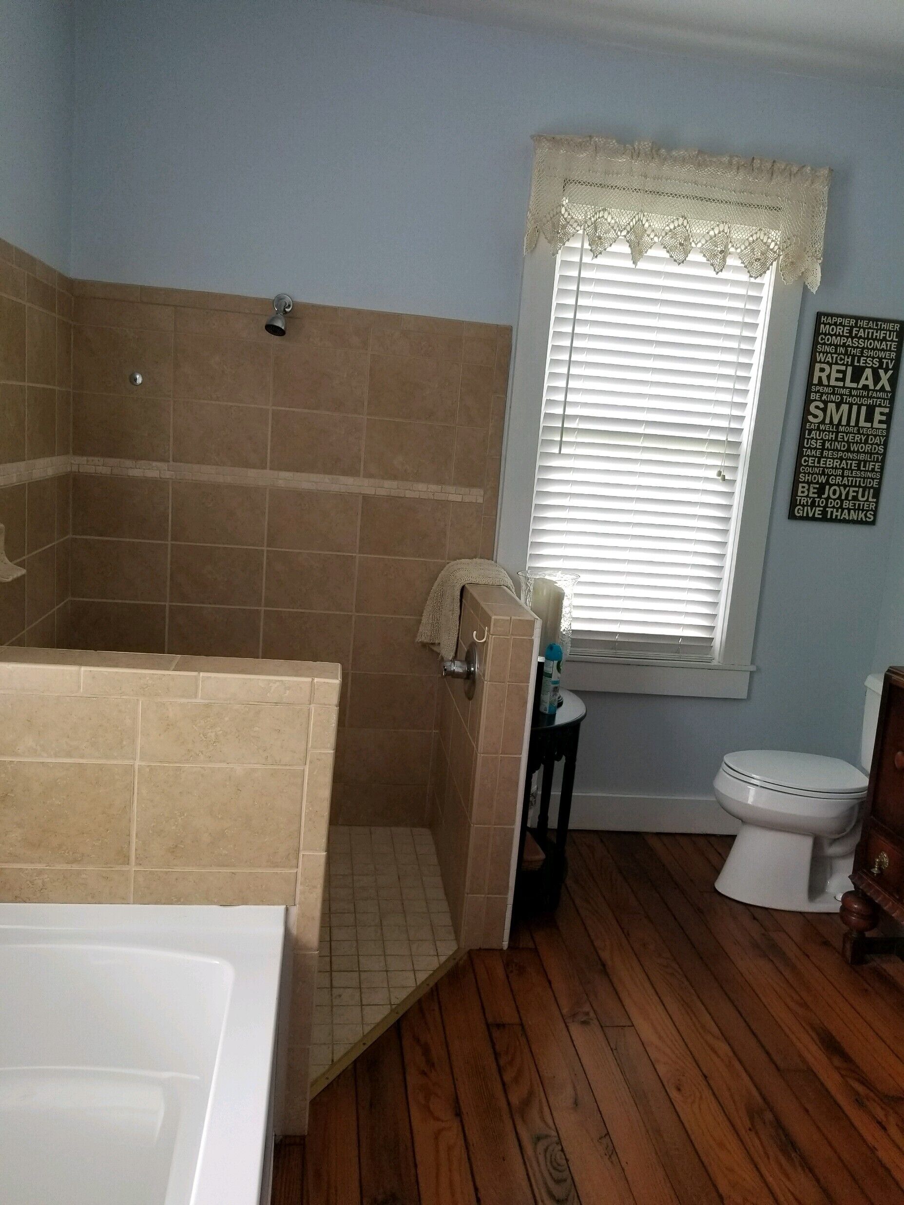 Damascus,VA-3BR Farmhouse close to Town, Creeper Trail & river!