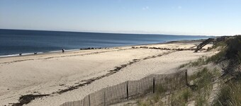  Cozy Cape Cottage on Private Beach with HVAC split AC/Heating system