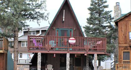 CJ A-Frame 5 - Pet Friendly - In Town - Ski In/Ski Out - Free WiFi - Cable - Gas