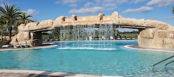 Sarasota NEWER CONDO IN LAKEWOOD NATIONAL GOLF &  CLUB &  SHORT DRIVE TO BEACHES