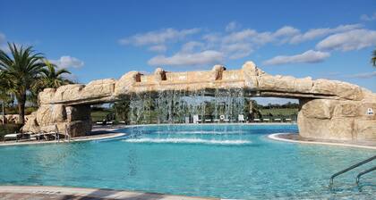 Sarasota NEWER CONDO IN LAKEWOOD NATIONAL GOLF & CLUB & SHORT DRIVE TO BEACHES