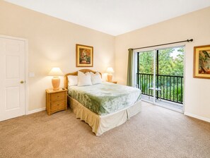 3 chambres, fer et planche à repasser, lit de bébé portatif