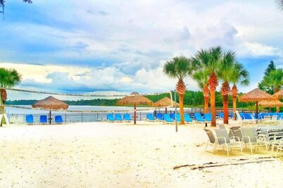 3 Bedroom Penthouse Villa Located in Bahama Bay Resort - Lake View!