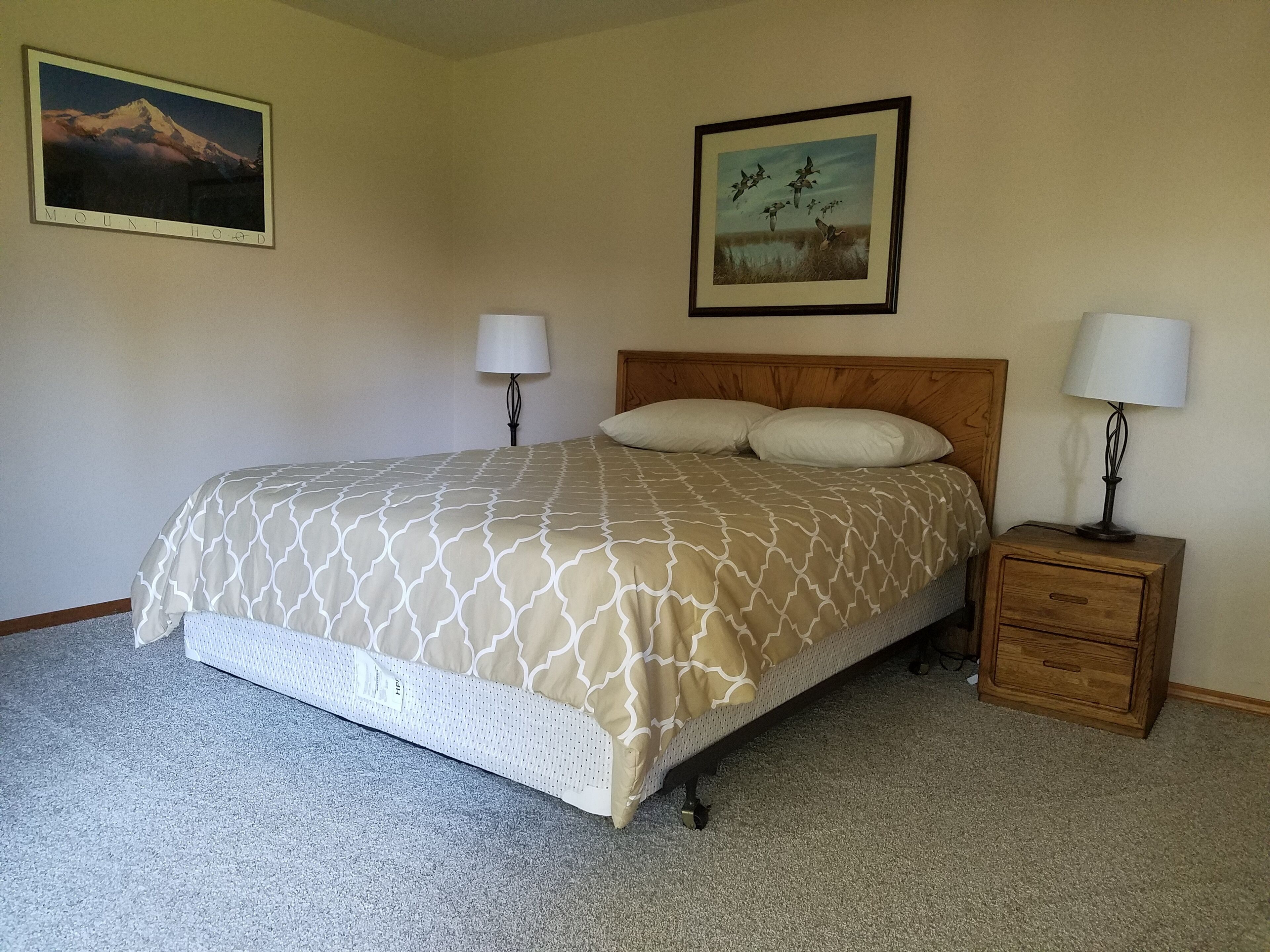 Quelah 70 Condo in Sunriver--Ideal Location!                           DCCA 950