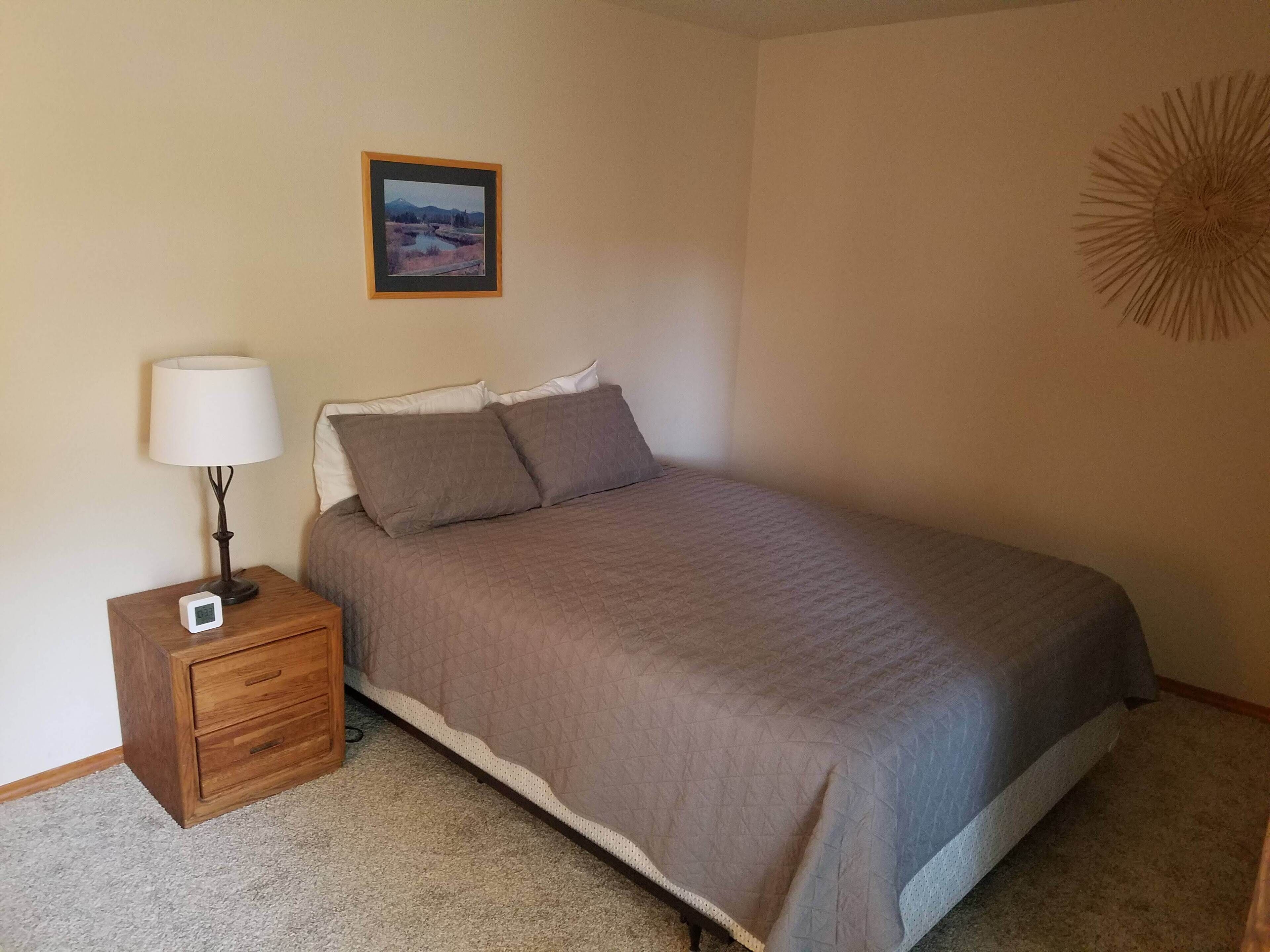 Quelah 70 Condo in Sunriver--Ideal Location!                           DCCA 950