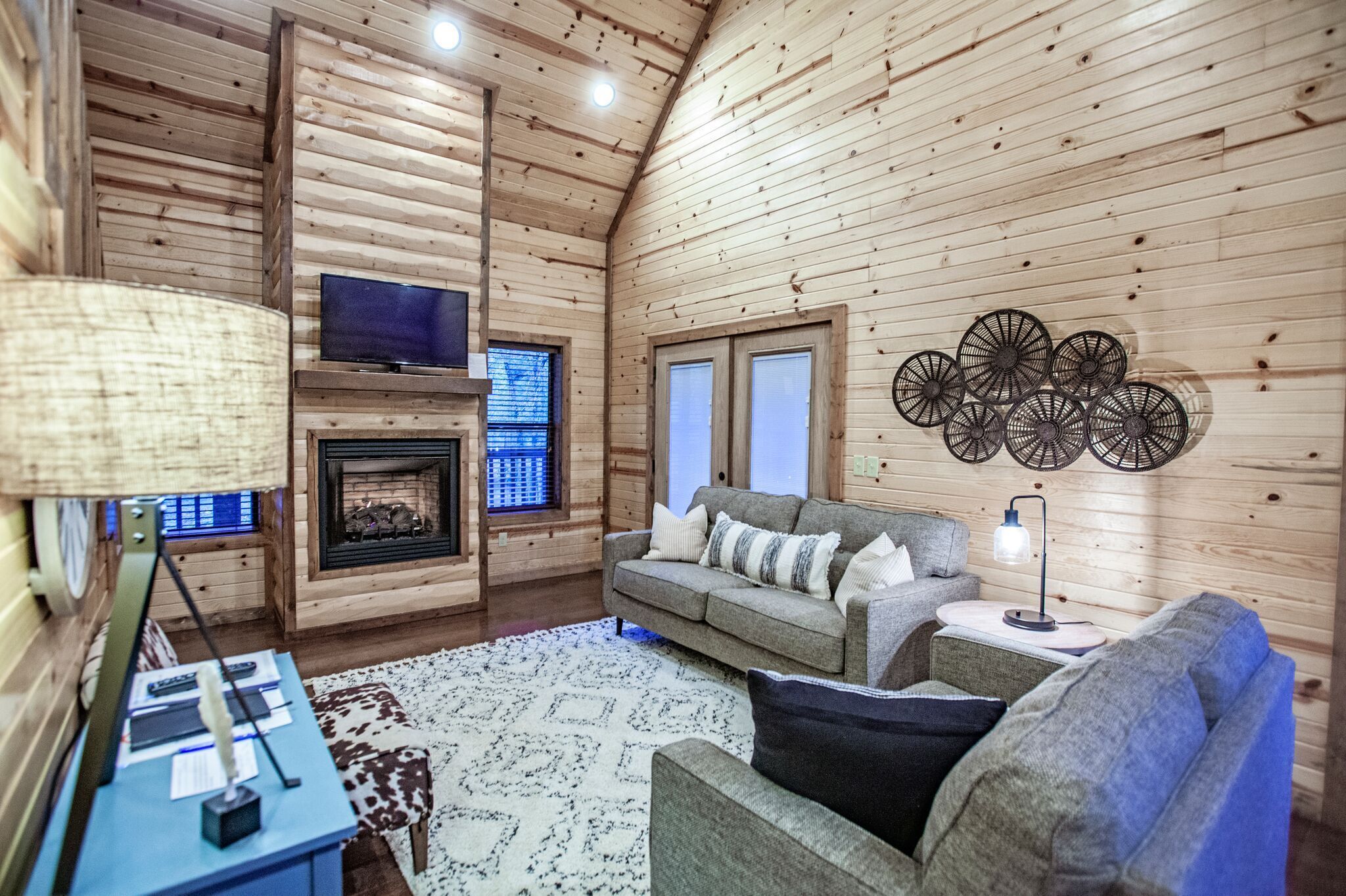 B's Retreat; 2 King; 2 Bath; Luxury; Hot Tub; Firepit; Couples; Family