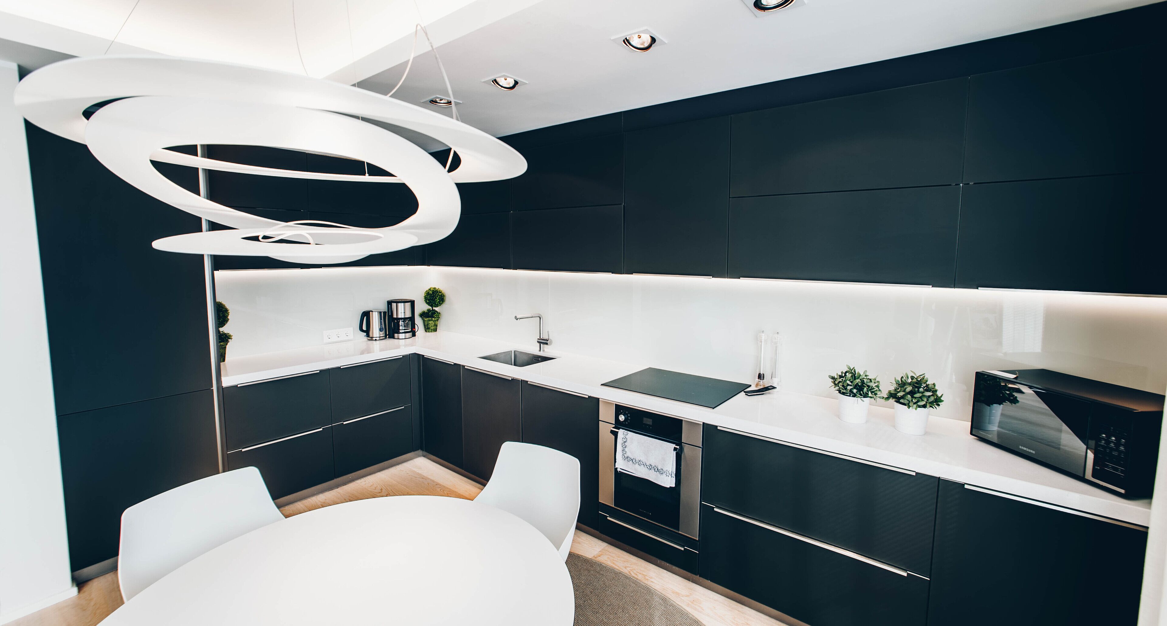 Microwave, oven, dishwasher, coffee/tea maker