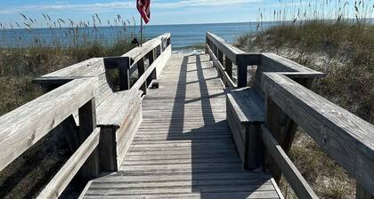 Beautiful Oceanfront Condo 2 BR 2 Bath