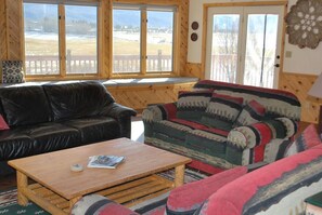 TV, fireplace, ping pong