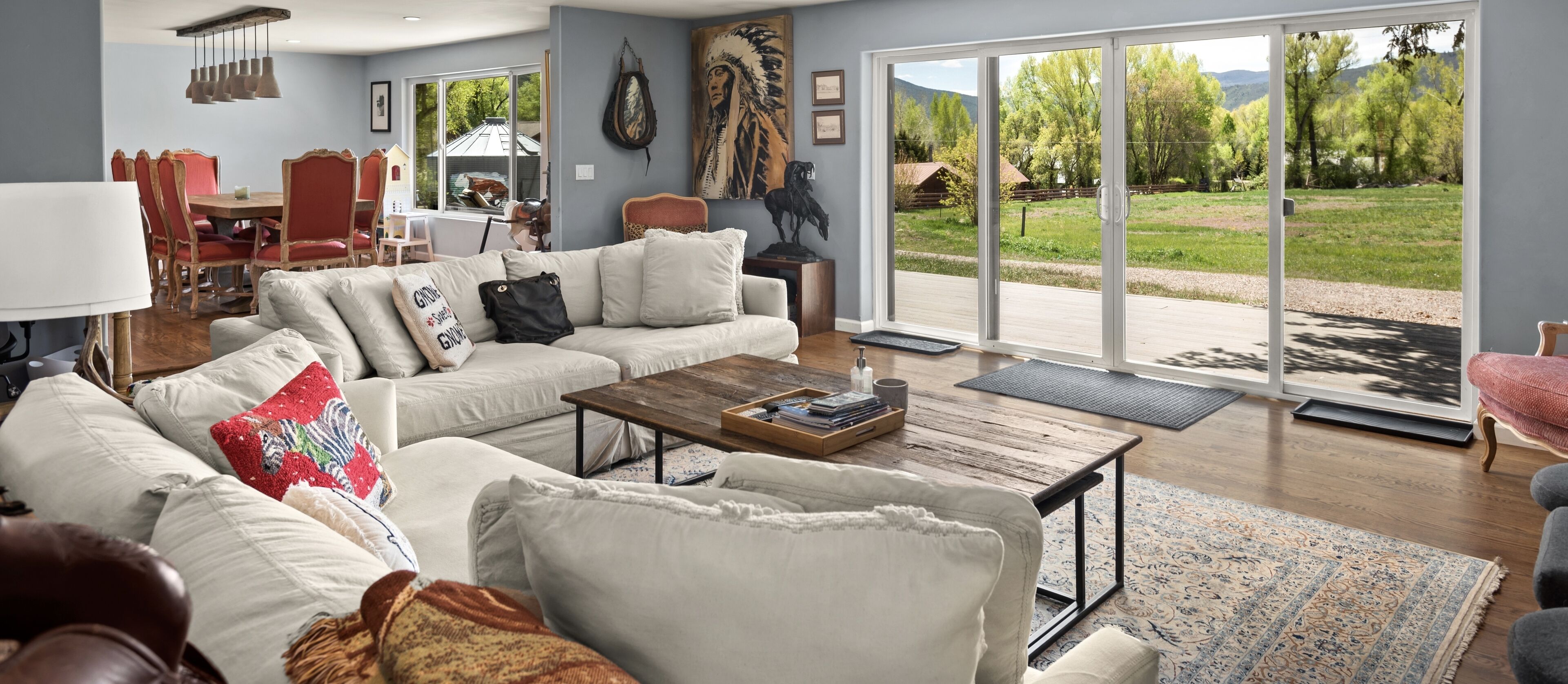 Near resorts, walk to town! 