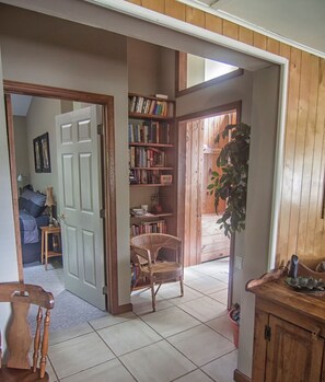 Interior - Laurel Creek Cottage -Creekside /Near Roan Mountain (rate includes cleaning fee) (Bakersville)