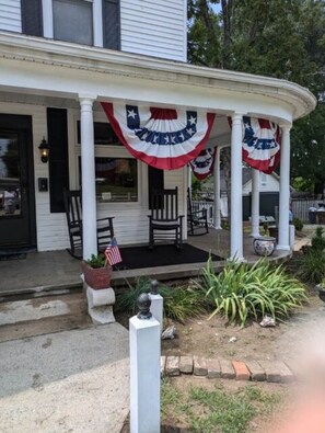 Terrace/patio - The Gate House (Entire House) (Lancaster)