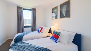 Appartamento, 2 camere da letto | 2 camere, copriletto in piuma, ferro/asse da stiro