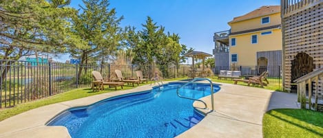 Outdoor pool, a heated pool