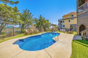 Outdoor pool, a heated pool