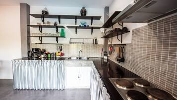 Frigorífic, microones, forn i placa de cuina