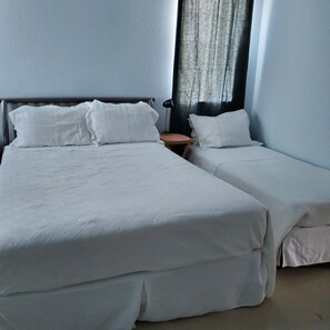 2 habitaciones, escritorio, tabla de planchar con plancha y wifi gratis 