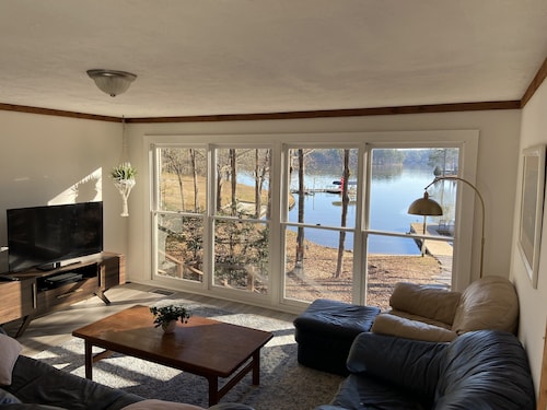 Private Lakefront Oconee Cottage! Great View & Location! Peaceful retreat.