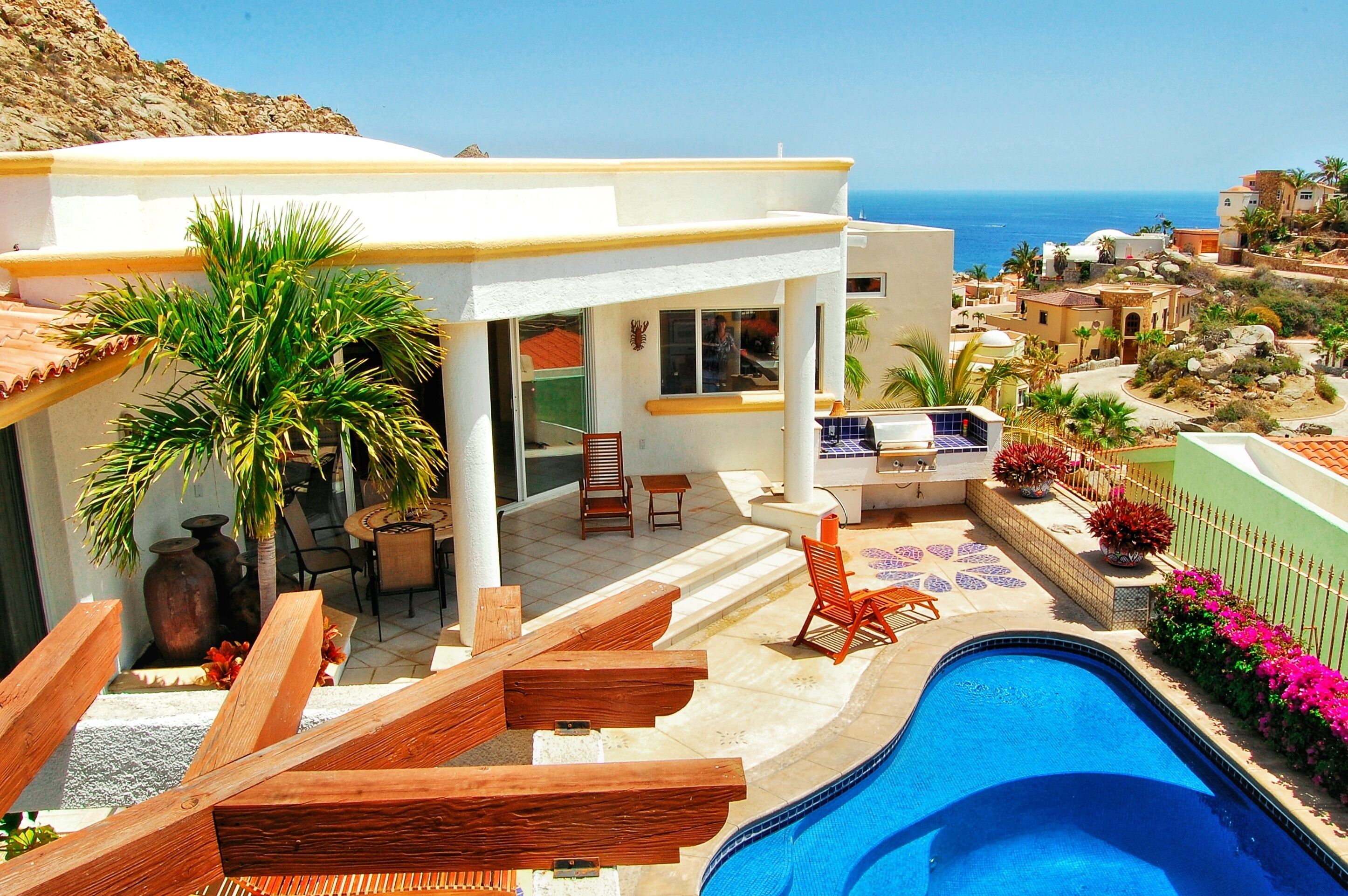 Perfect Location, Charming Private Villa in Pedregal, Great Value